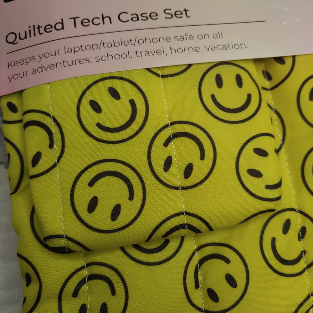 Smiley Face Quilted Tech / Laptop Case